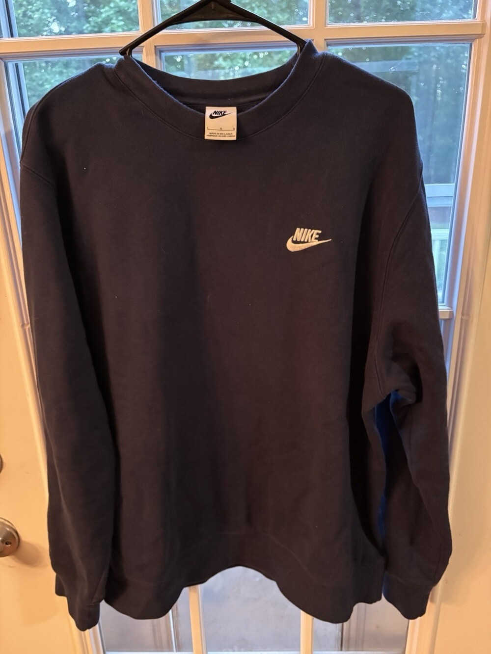 Nike Sportswear Men’s Large Crewneck Sweatshirt Navy Embroidered Swoosh Logo